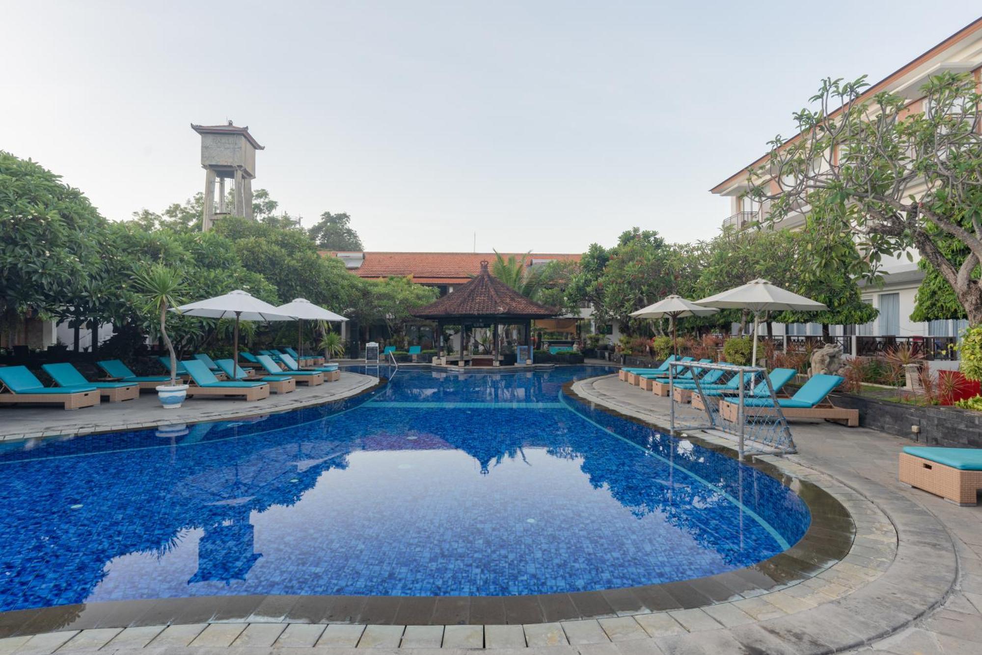 Kuta Beach Club Hotel エクステリア 写真